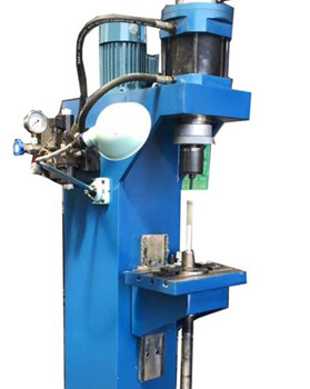 國內(nèi)鉚接機(jī)廠家哪家好?