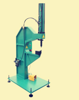 國產鉚接機多少錢一臺?