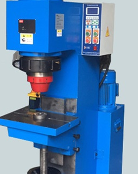 非標定制鉚接機的價格貴嗎?