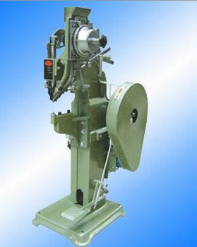 選購徑向鉚接機時需要注意哪些事項？