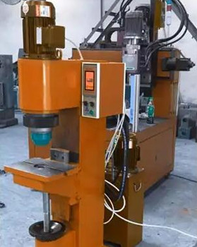 鉚接機廠家有哪些規格型號？