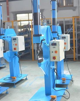 鉚接機定制時需要注意哪些?這幾個方面需留意!