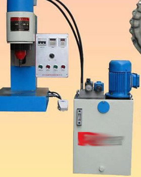 沒有鉚釘連接的無鉚釘鉚接機如何調試？