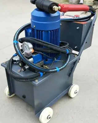 如何確保液壓鉚接機(jī)的鉚接質(zhì)量？先選對(duì)設(shè)備！